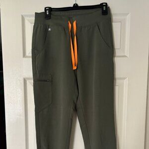 Figs jogger scrub pants (moss)